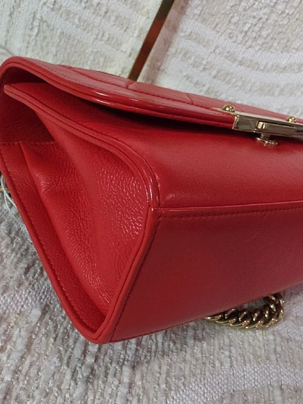 CHANEL Red Quilted Leather Top-Handle Shoulder Bag with Gold Chain